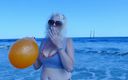Marvellee Studios: Carolina thổi kèn trên bãi biển để bật