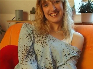 German Classic Porn videos: Angela nemá žádné zkušenosti s porno podnikáním