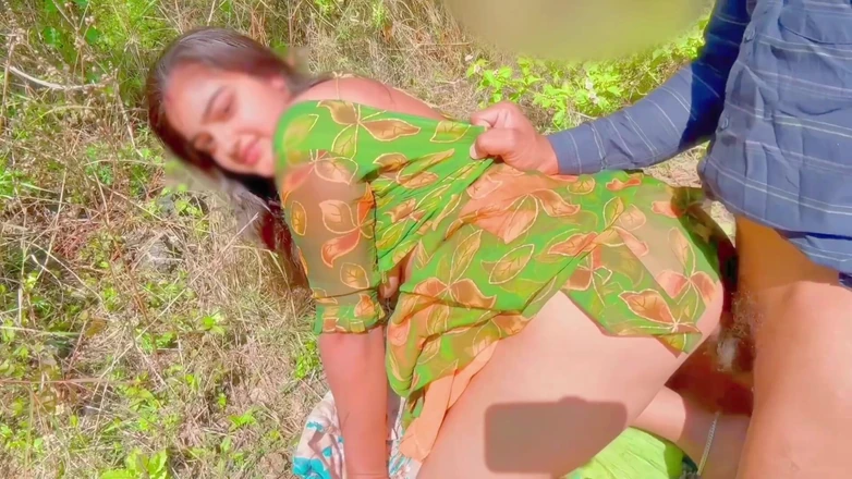 Your_aisha: Desi Village Girl First Time Hot Fucking in Jungle, First...