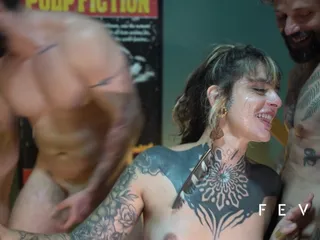 Dread hot follando con dos amigas calientes, Belinha y Pucca llegan para ayudar y hay un maravilloso chorro