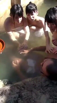 Gorące źródło na świeżym powietrzu, trzy siostry i ja. część 2