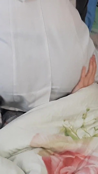 A médica milf sentou no meu rosto e eu me senti muito melhor