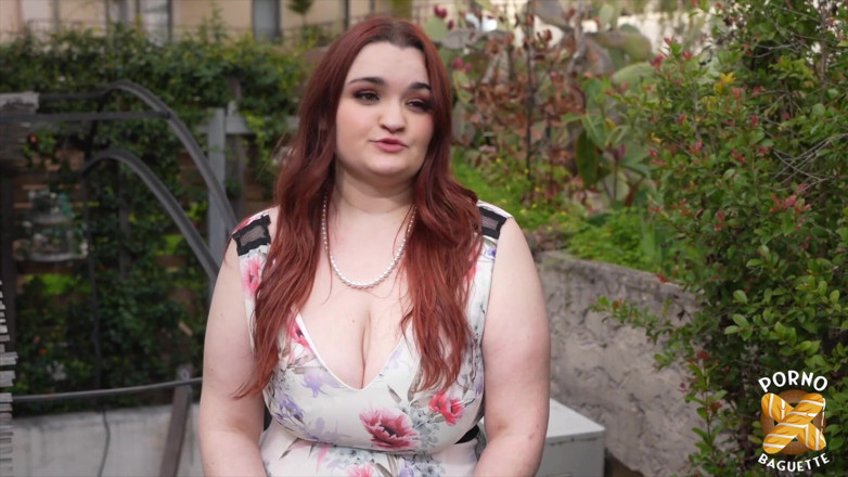 Porno Baguette: Amandine, achchhi larki, do landon dvara chudaee karna chaahti hai