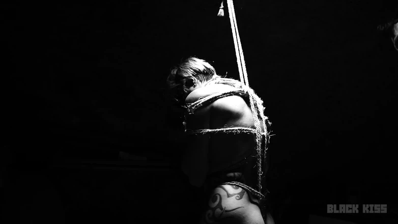 MarkusCross: Sally Submits