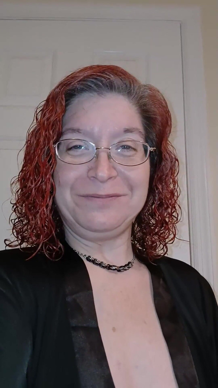 Elianna: Have My Pee and Lick My Wet Pussy