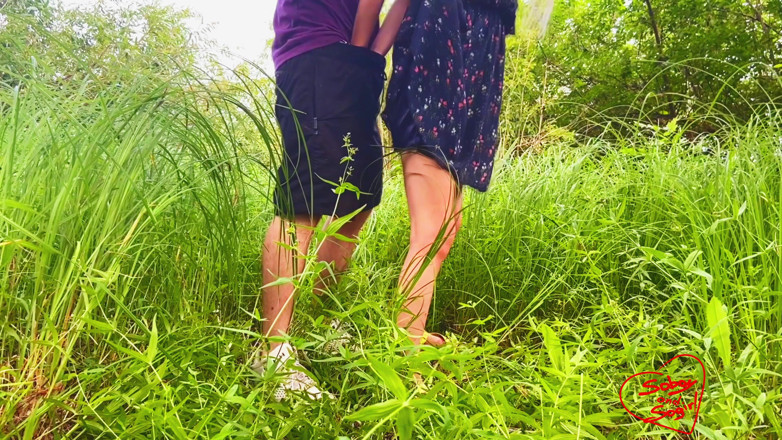 SOboyandSOgirl: Трахнутая красотка в задницу в городском парке - Мульти сперма -SOboyandSOgirl