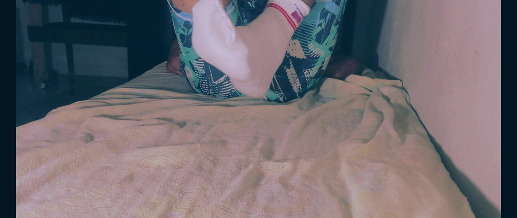 Stink HairyMale: Corpul meu de aproape, purtând șosete albe