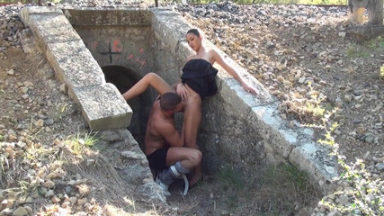 Club David Caroll: Doccia di sperma per una giovane araba