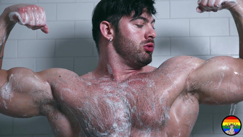 HomoStag: Quente hunk angelo nu na floresta &amp;se masturbando