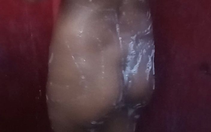 madusanka115: Aku akan menggunakan body wash