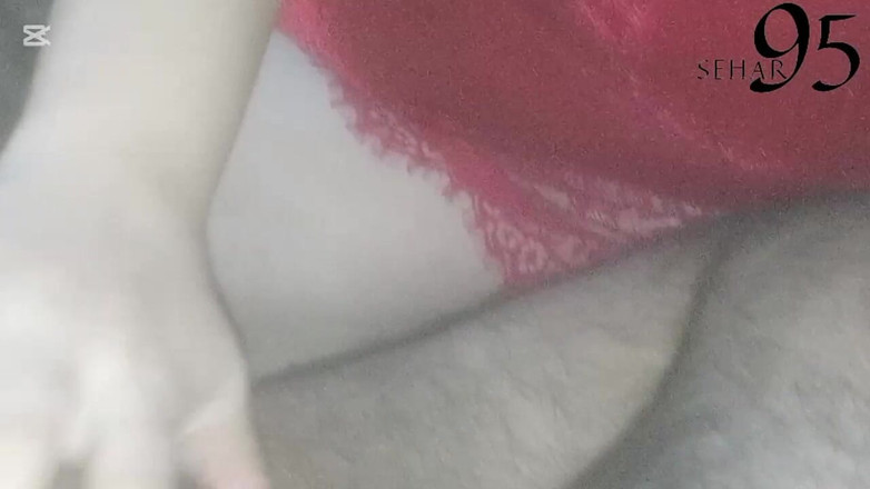 sehar95: Close up dengan lingerie merah