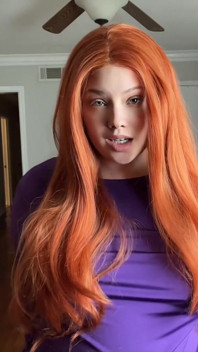 Daphne Fucking Her Pretty Cunt