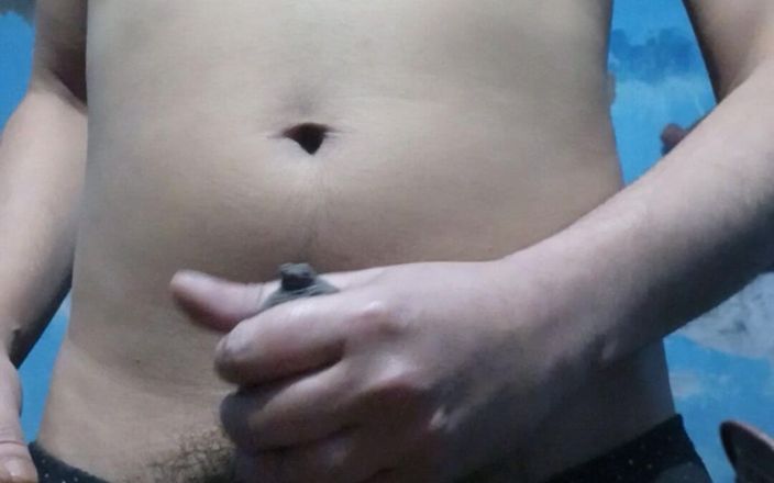 Lustyizlife: 의붓여동생의 브래지어와 팬티를 입고 Phimosis Dick을 가진 어린 인도 소년