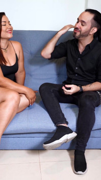 Je hrdá na to, že je asbsolute děvka! - Linda Clauss nám říká, proč miluje dělat porno!