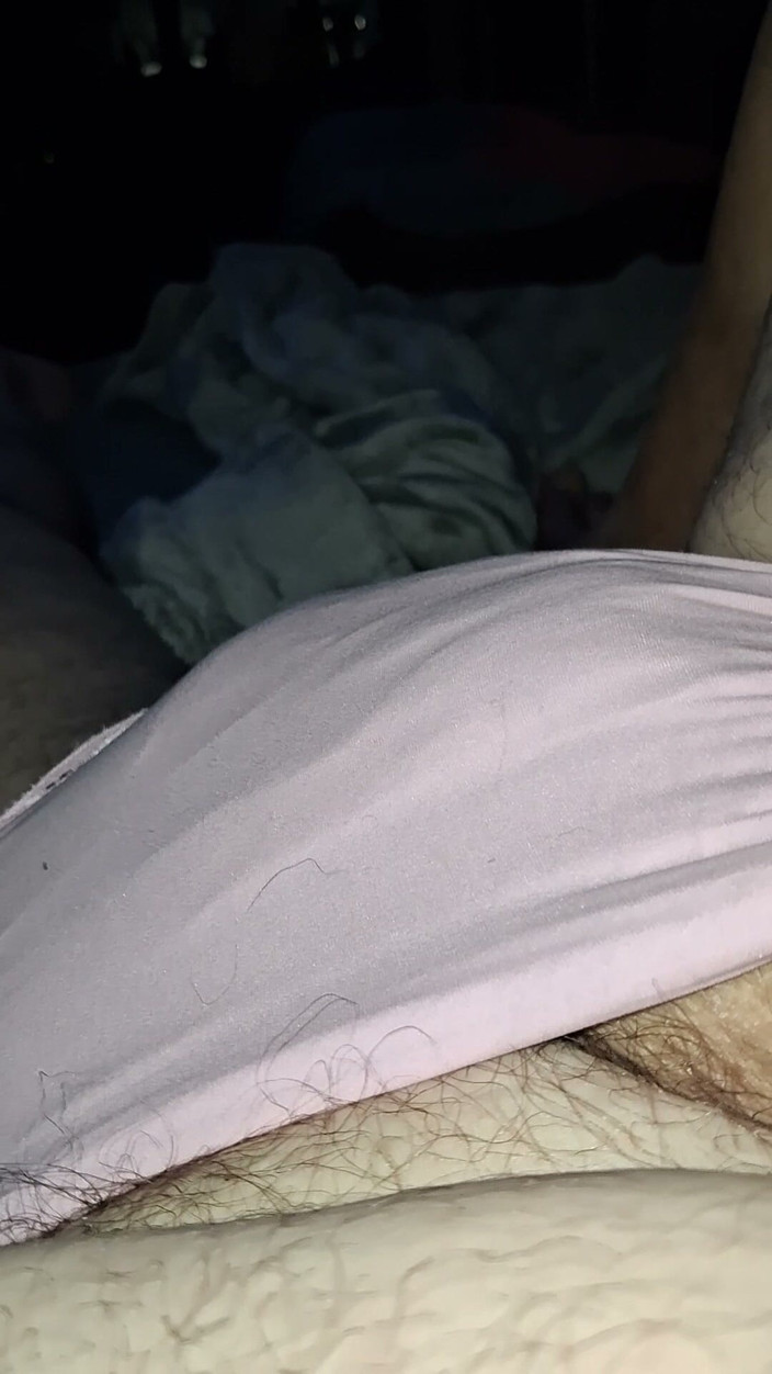 Pantygee: Pissing Alot in Warm