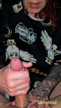 Mitt på natten smord fet handjob liten smutsig prat