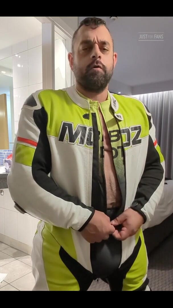 Bruiserwood: Leather Motosuits saya