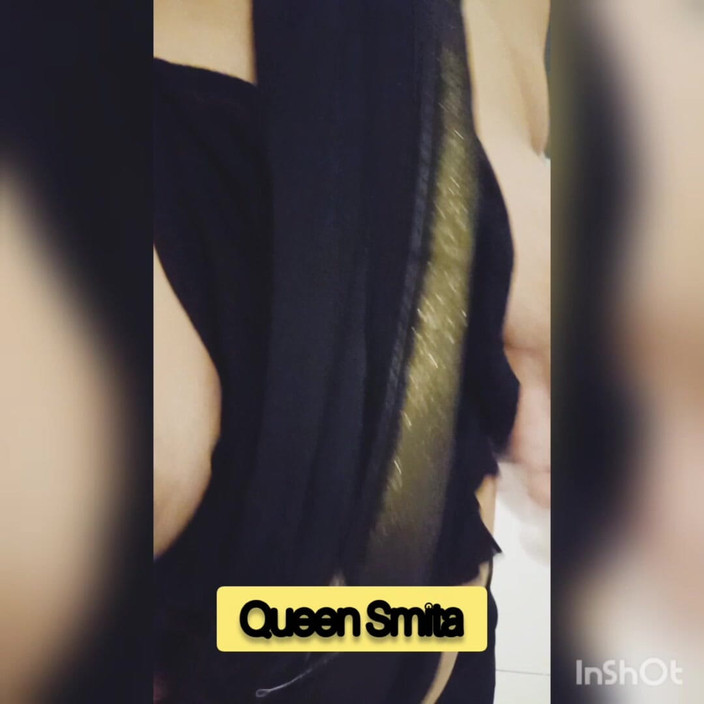 Goddess Silk Smita: Seduzione sari nere e dorate