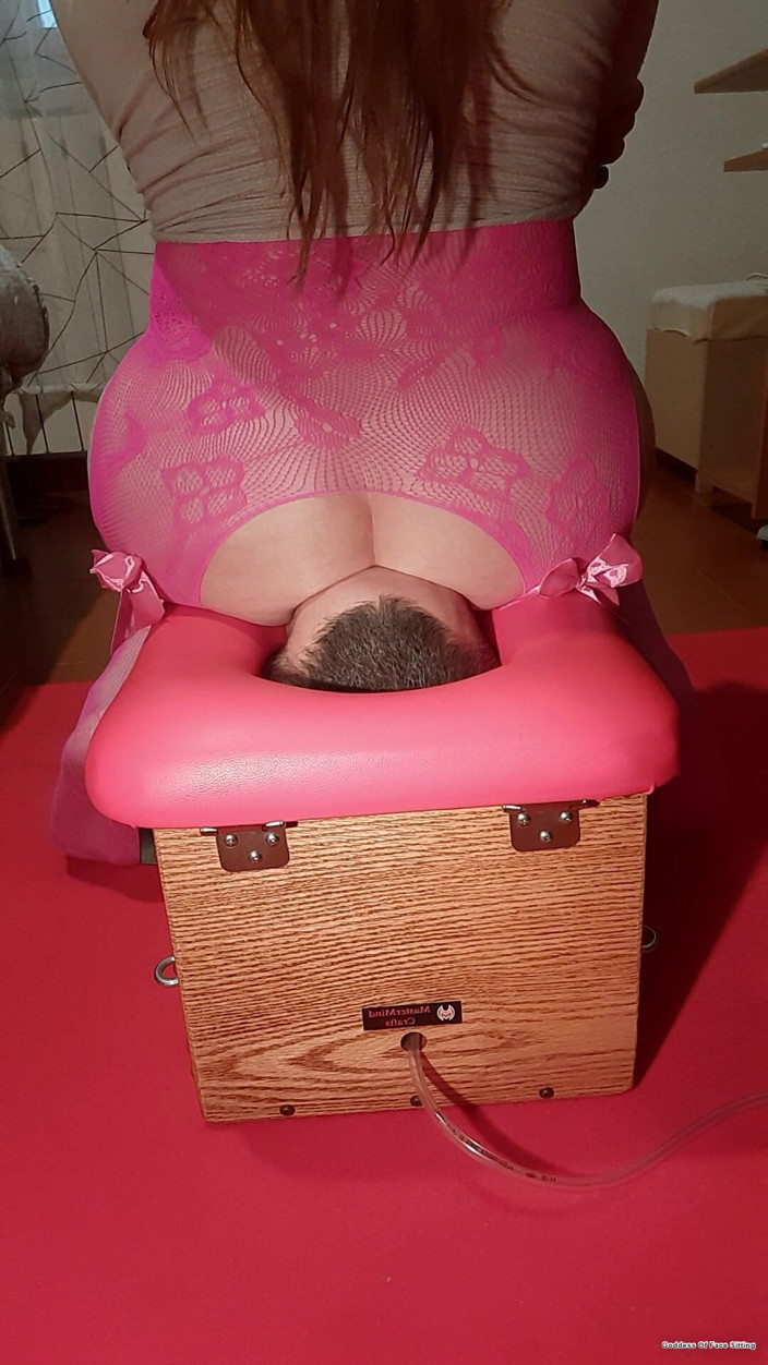 goddess82: Memek dan pantatku dikubur!