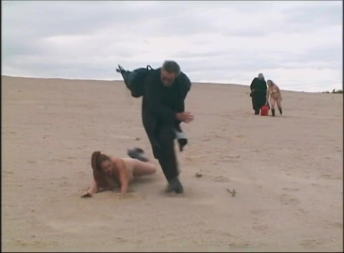 Absolute BDSM films - The original: Penguasaan luar di pantai