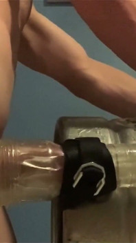 Mein fleshlight Ice zu einem keg geschnallt
