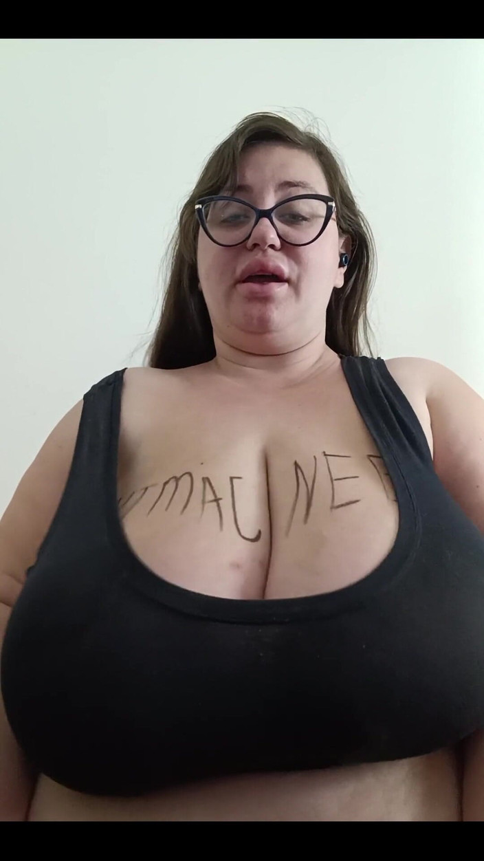 Nina Doll: Grandi tette cadenti