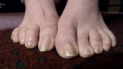 Abby Anna: Long natural toenails