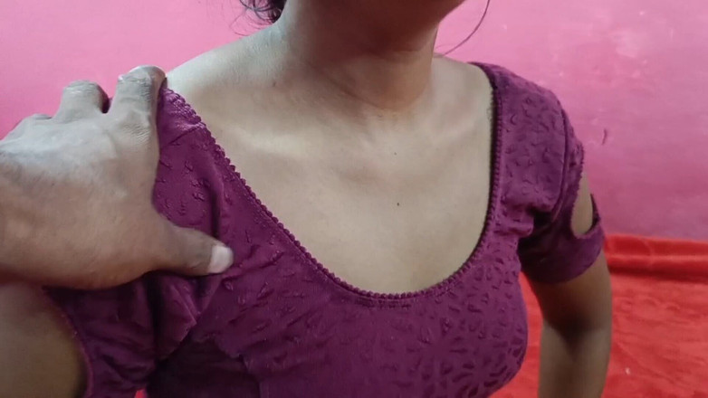YourRani7962: Indianca Desi Bhabhi l-a făcut pe fratele ei vitreg să...