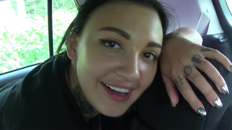 Amateur Homemade Porn: Fucking my horny Stepsister in car while Stepdaddy is outside