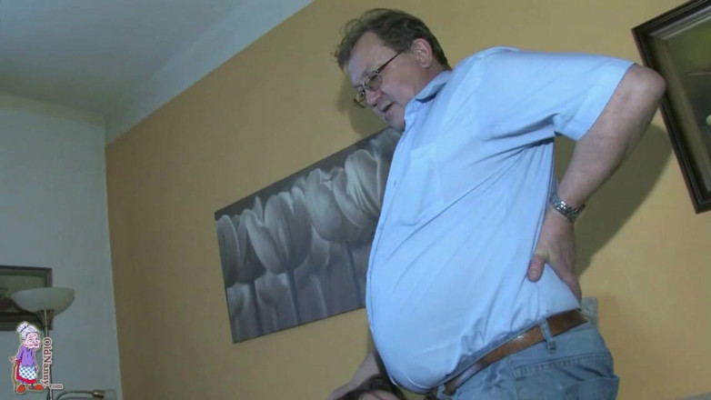 Old Nanny: Wet Pussy Exam