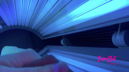 Euroslut: Tandetna masturbacja karmiąca po opalaniu na siłowni (ES136B)