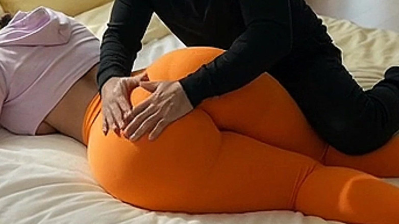 Animate golden: Petite Big Ass Girl Teasing with Her Ass in Bedroom