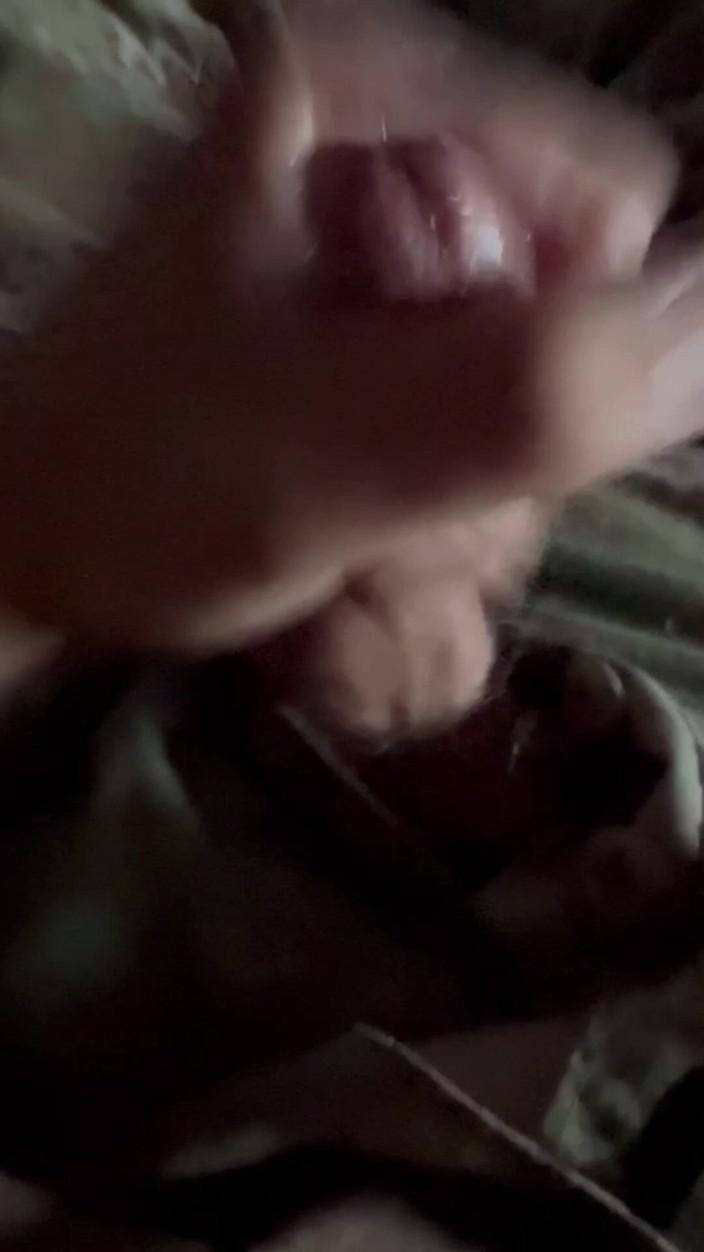 Gay Soldier Stuff: Il soldato spara un carico di sperma caldo in alcune...