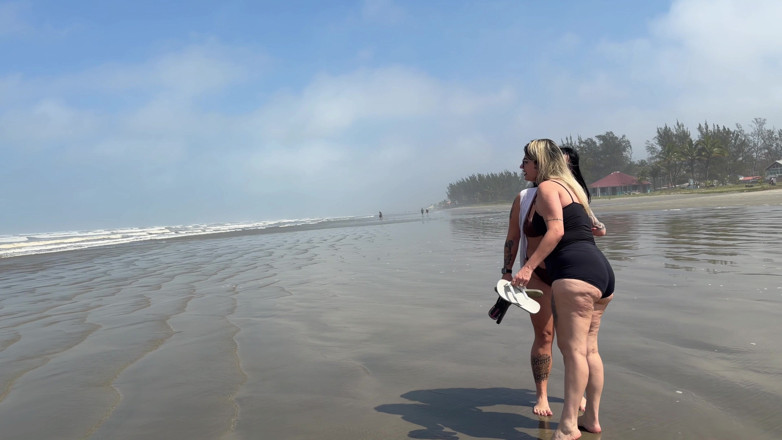Couple dna: On the Beach My Wife and I Invited a Beachgirl...