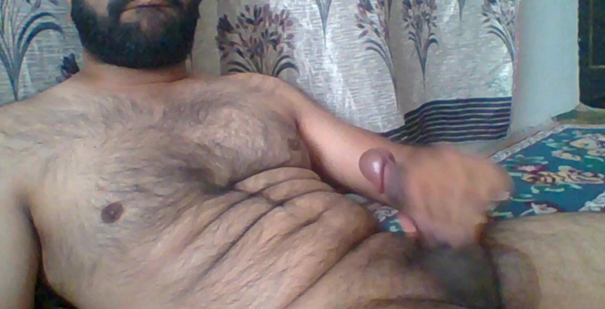 BibearXXX: Éjaculation torride sur mon ventre poilu en gémissant