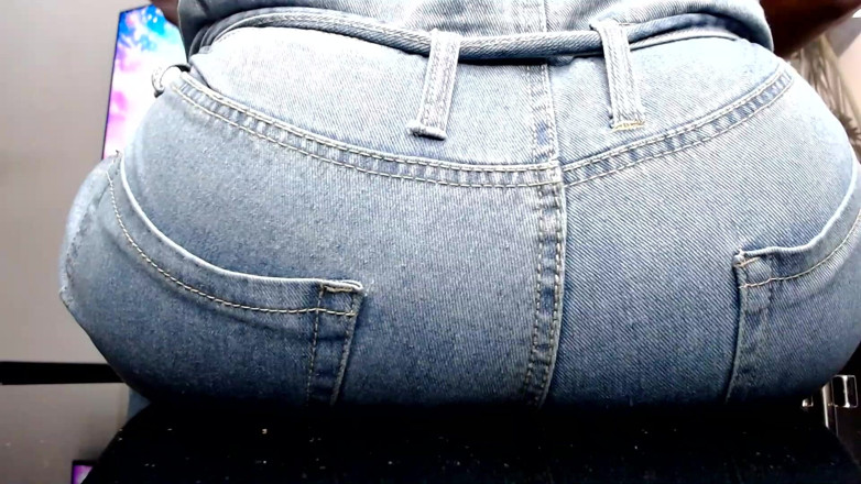 Maeling: Slut Teen Ruined in Jeans Ass-fyxiation with Giant Ass Unknowing