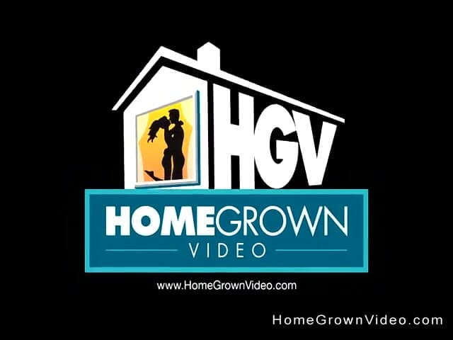 Homegrown GFs: 紧张的金发女郎chloe在电影中被干