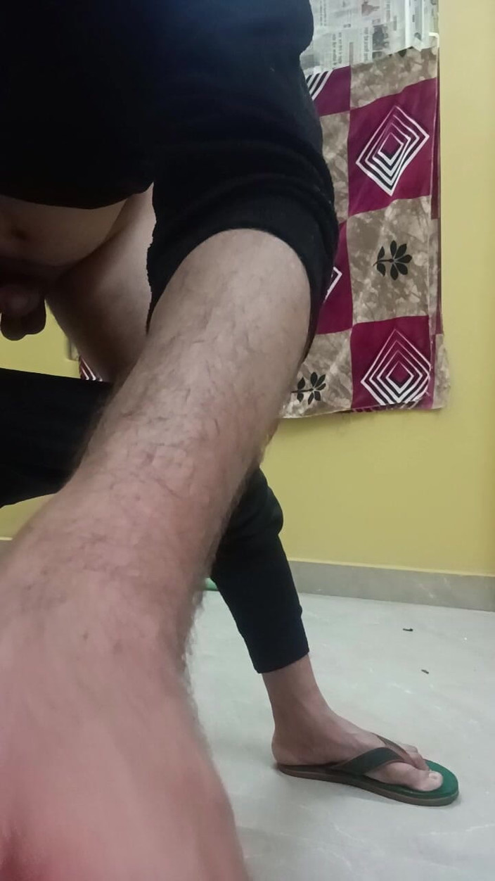 Desi shikha: Masturbace indického chlapce a obrovský zadek