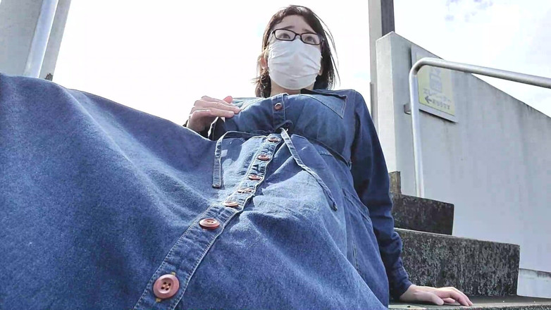 aika: O femeie căsătorită este entuziasmată de masturbarea în aer liber