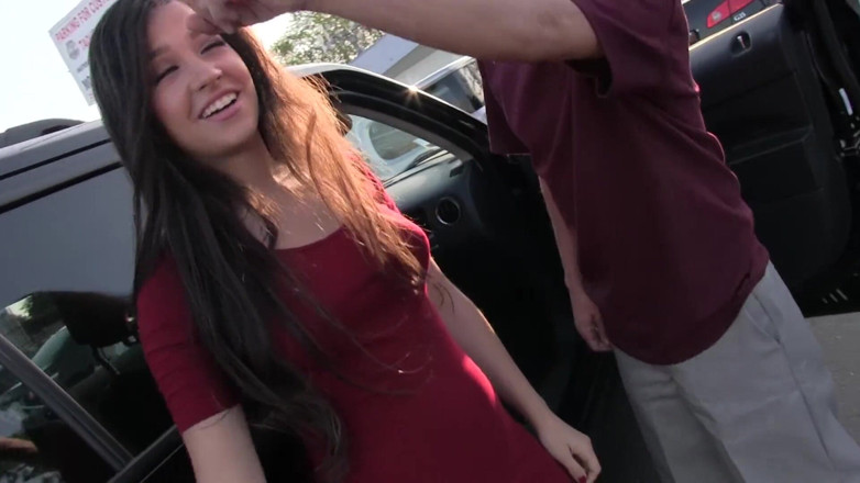 Perv Milfs n Teens: Caroline Ray'in amcığı uzun süre sıkı olmayacak