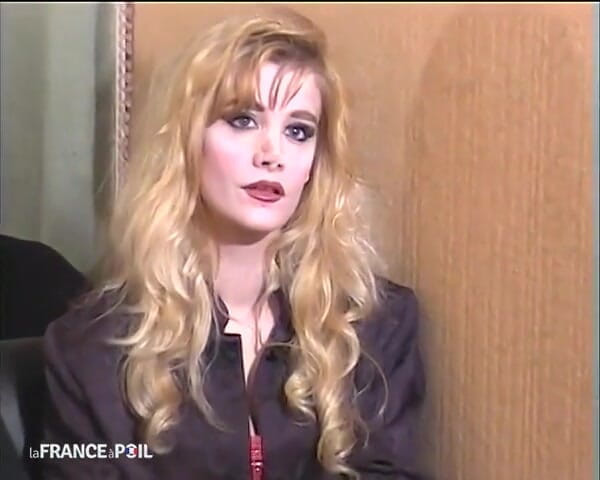 French Family Secrets: Un bimbo sublime para 4 buenas colas.