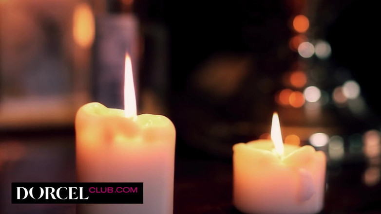 Dorcel Club: Caldo trio con 2 MIlf