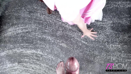 Pure TS and Becoming Femme: Servitoarea supusă lucrează la pula ta