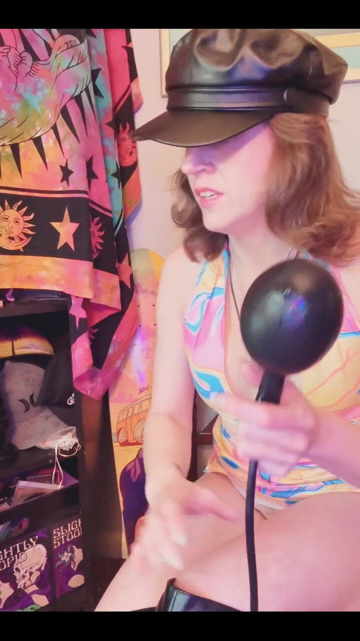 Suzy Wylde: 겸둥이 벌리기