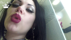 Goddess Misha Goldy: Polib moje obrovské rty - a budeš úplně moje