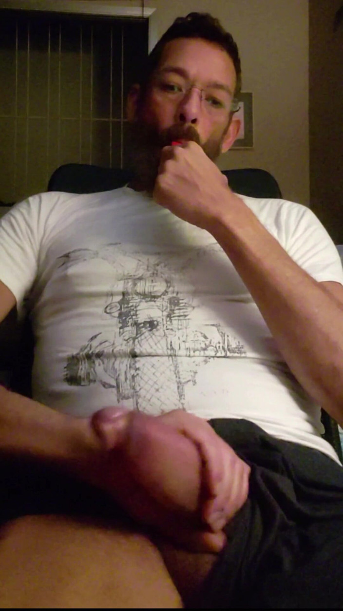 BBIG: 欣赏我——在布罗尼亚上抽烟