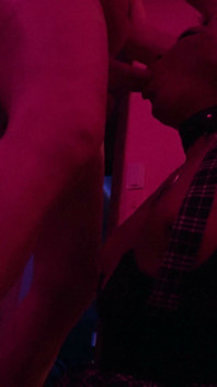 Pembe odada oral seks