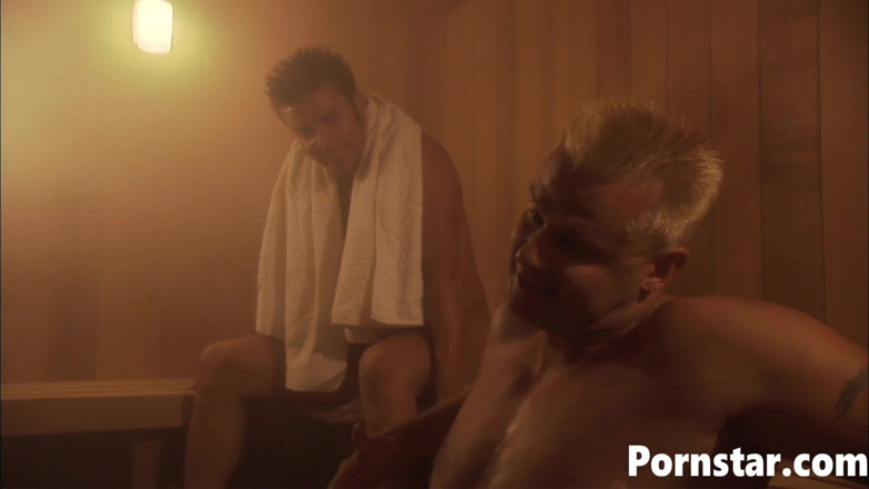 Pornstars: Stephanie Tripp baise dans un sauna