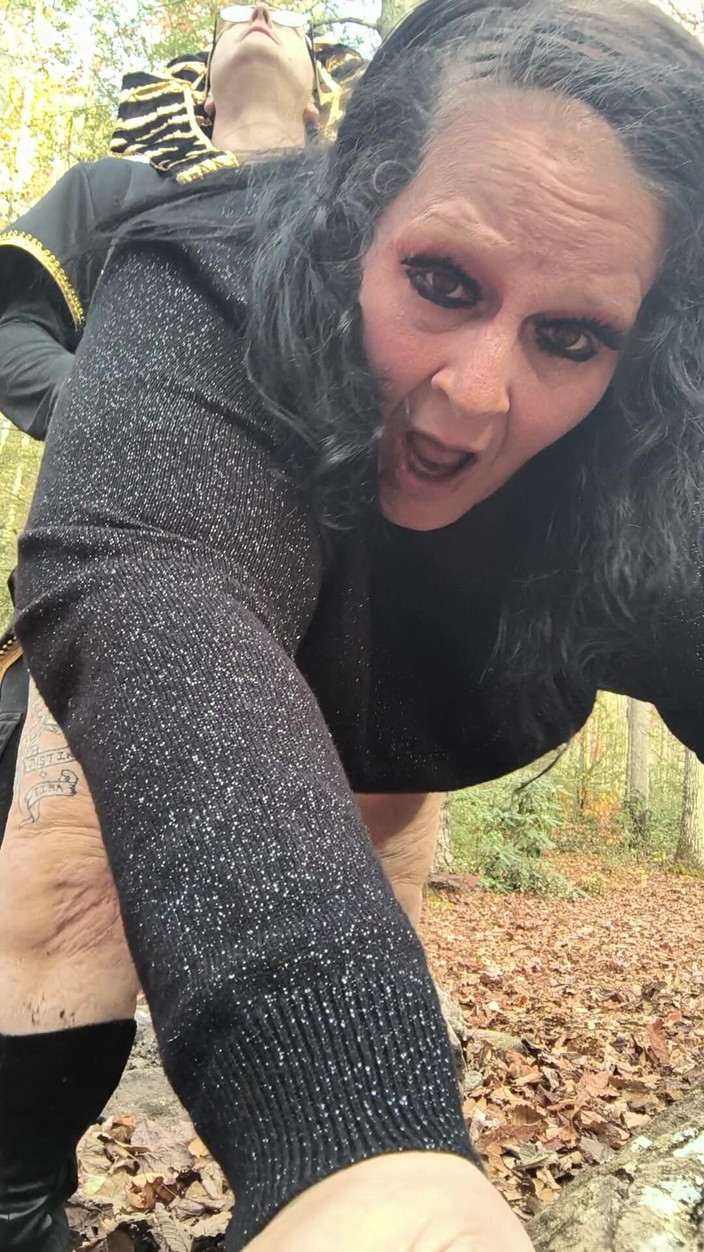 HerculesnVENUS: Lap dance na floresta tem seu pau duro