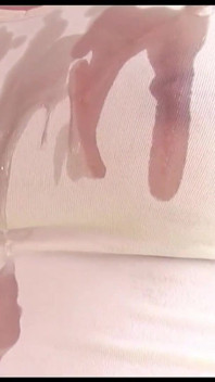 Ragazza Bionda Con Bel Culo E Tette Grandi Si Olia E Si Masturba